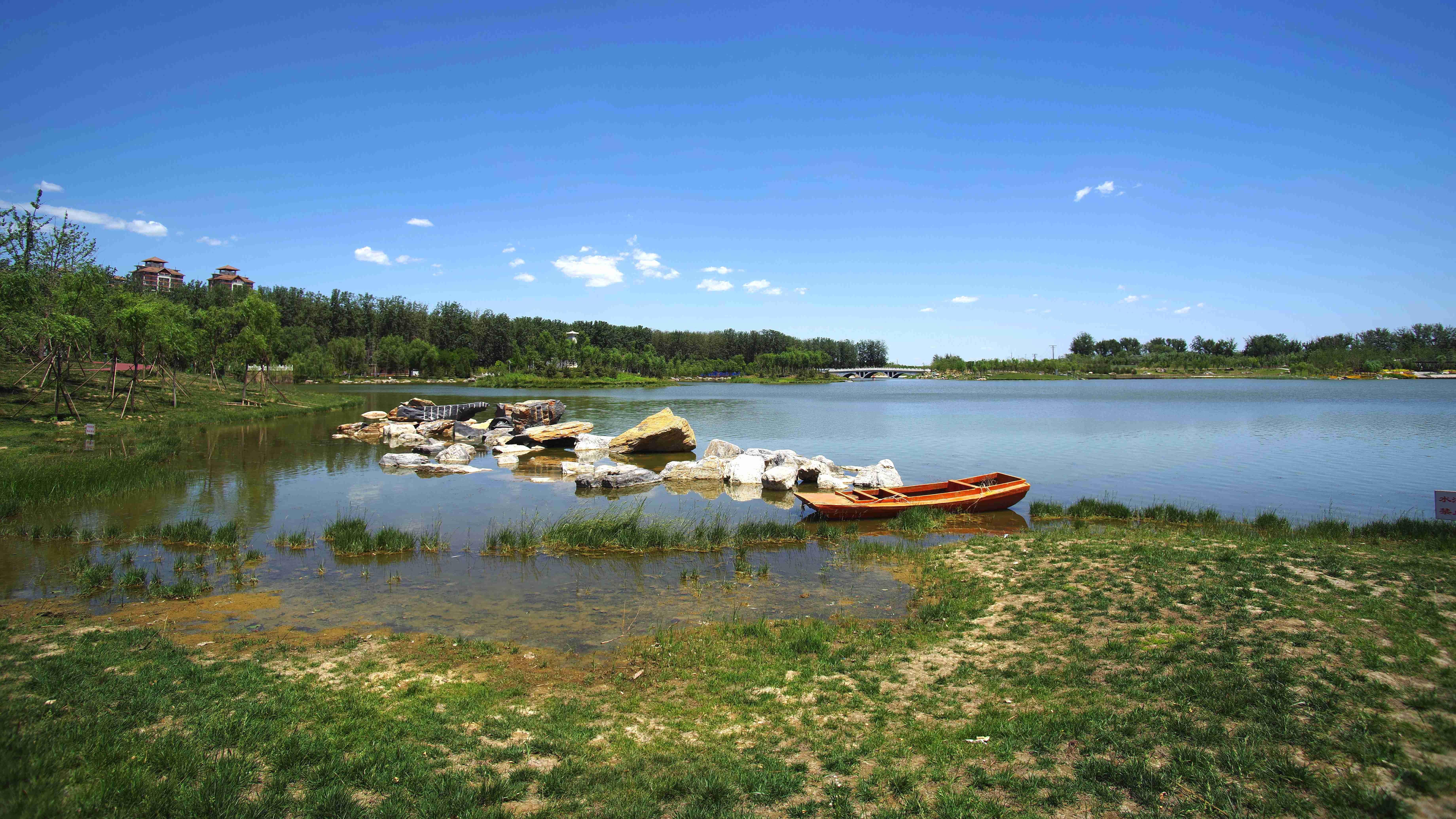 北京马家湾湿地公园焕新绽放，生态美景尽收眼底